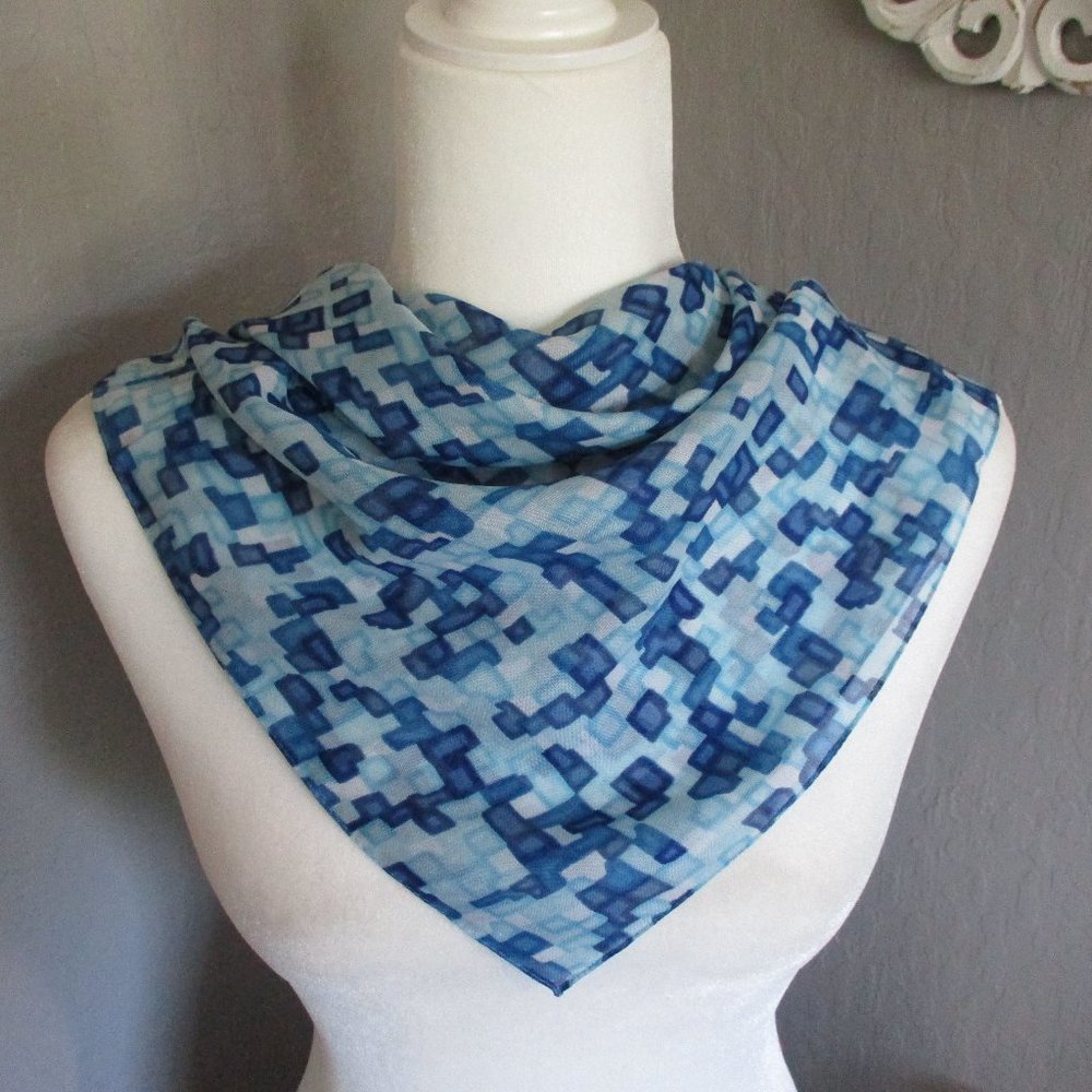 Semi sheer blue cobblestone scarf
